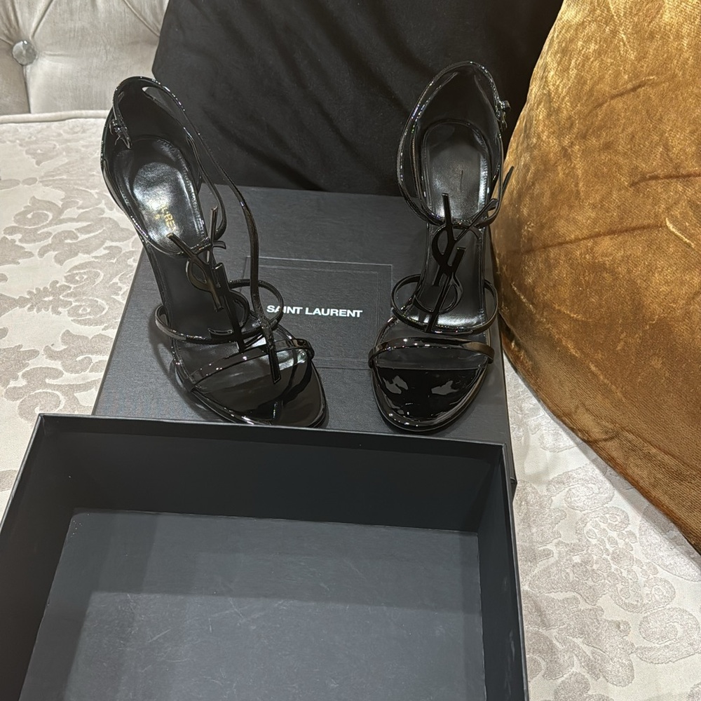 Saint Laurent 40 1/2 in box